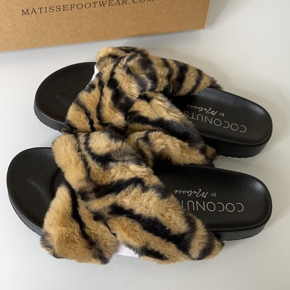 Anthropologie COCONUTS by Matisse Seasons Cheetah Slippers Size 8 - Picture 4 of 8
